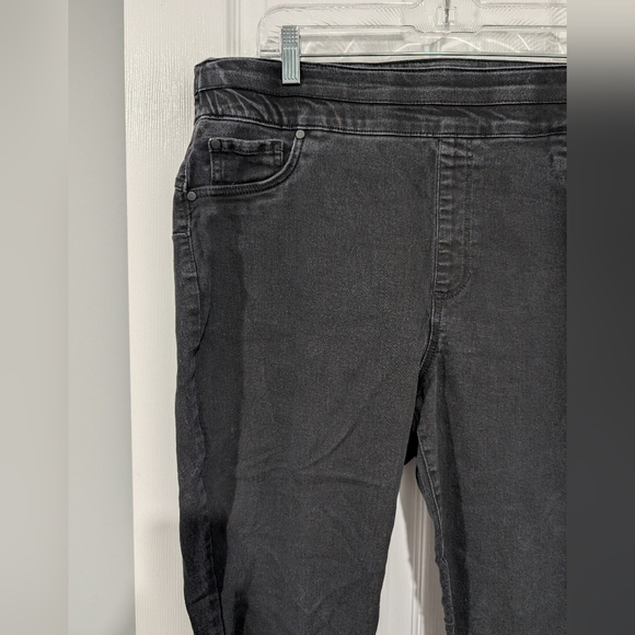 D. Jeans Black Skinny Denim Jeans in Size 20W (Pull On Style) - Picture 2 of 11